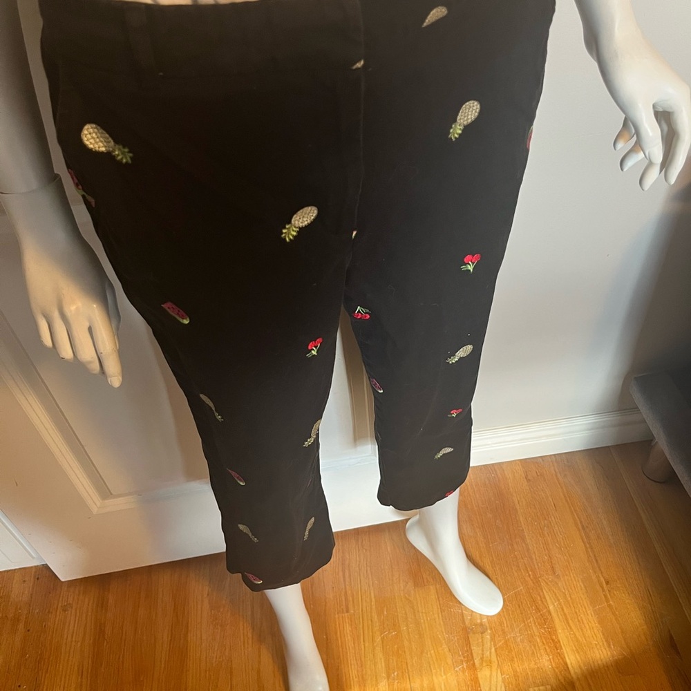 Embroidered “fruity” capris